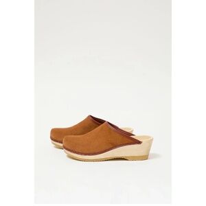 No. 6 Store Bella Clog on Mid Wedge on Toast Suede